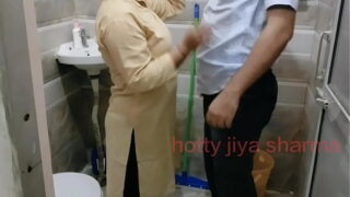 Bangla house maid fucking with young boss Video