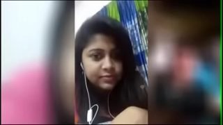 सुबह के ब्रेकफास्ट में आदमी ने चाटकर खाई इंडियन लड़की की मोटी चूत