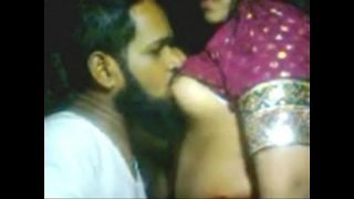 Indian sexy chachi with her neighbor Video