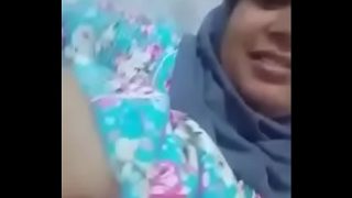 Neighbor bhabhi show boobs and pussy Video
