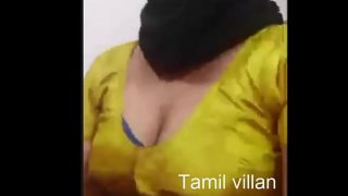 hindi item aunty showing her nude body with dance